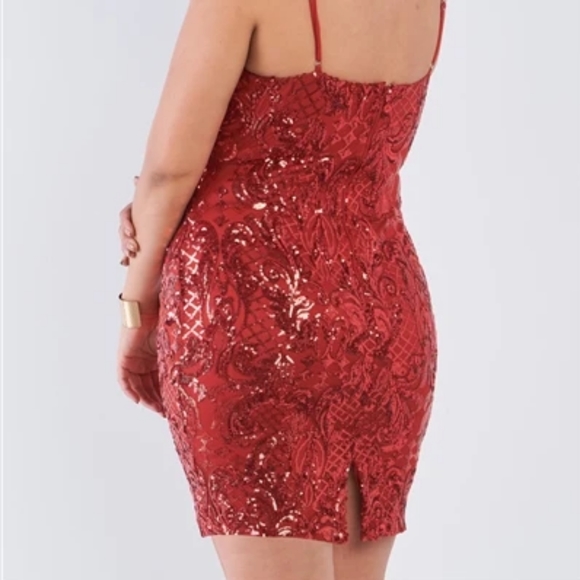Plus Size V-Neck Sequin Bodycon Dress - Picture 3 of 5